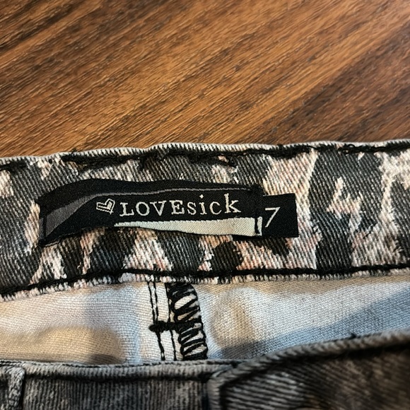 Lovesick juniors size 7 leopard print jeans - Picture 2 of 6